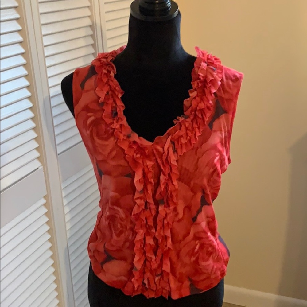 Jr sleeveless top with trim